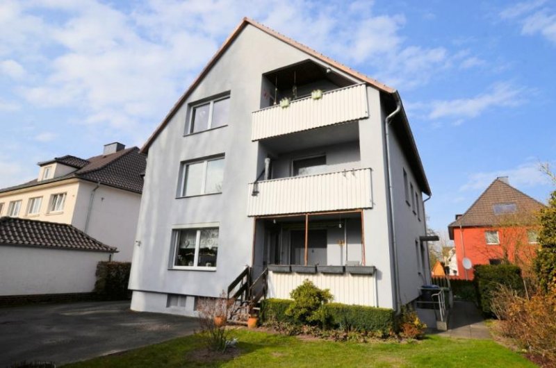 Holzminden Mietwohnung mit Balkon in Holzminden - Obergeschoss - Ruhiges 3-Fam.Wohnhaus Wohnung mieten