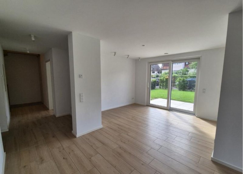 Holzminden Neubauwohnung mit überdachter Terrasse, Einbauküche und Garage Wohnung mieten