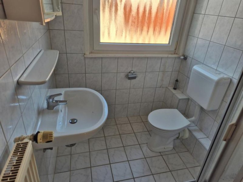 Holzminden Renovierte 3-Zimmer-Dachgeschosswohnung, zw. Innenstadt und Stiebel Eltron Wohnung mieten