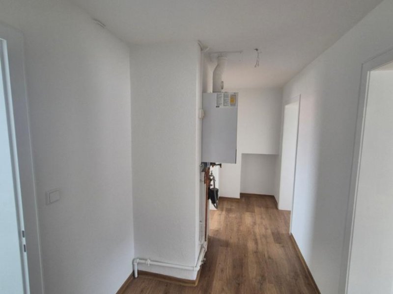 Holzminden Renovierte 3-Zimmer-Dachgeschosswohnung, zw. Innenstadt und Stiebel Eltron Wohnung mieten