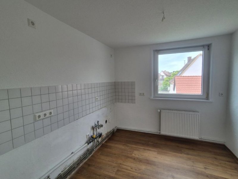 Holzminden Renovierte 3-Zimmer-Dachgeschosswohnung, zw. Innenstadt und Stiebel Eltron Wohnung mieten