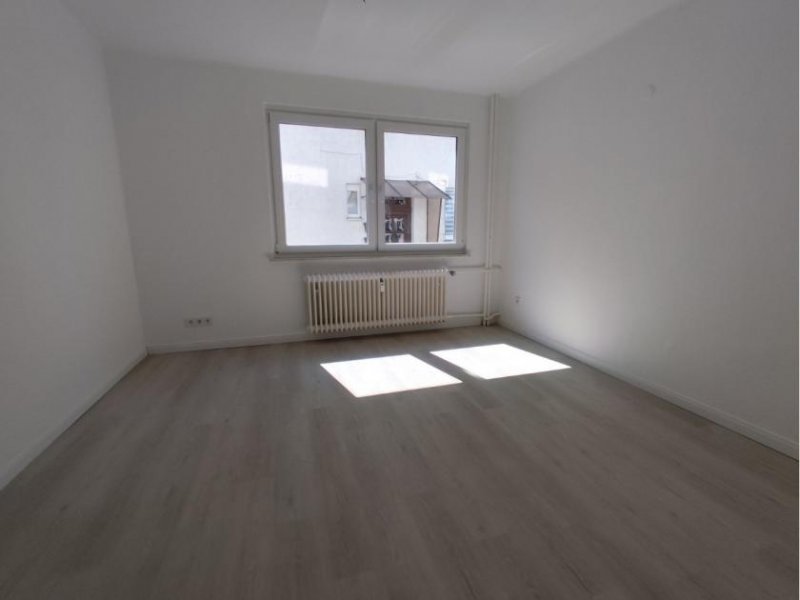 Holzminden Renovierte 4 - Zimmer Mietwohnung im Erdgeschoss - ruhige und bevorzugte Wohnlage Wohnung mieten