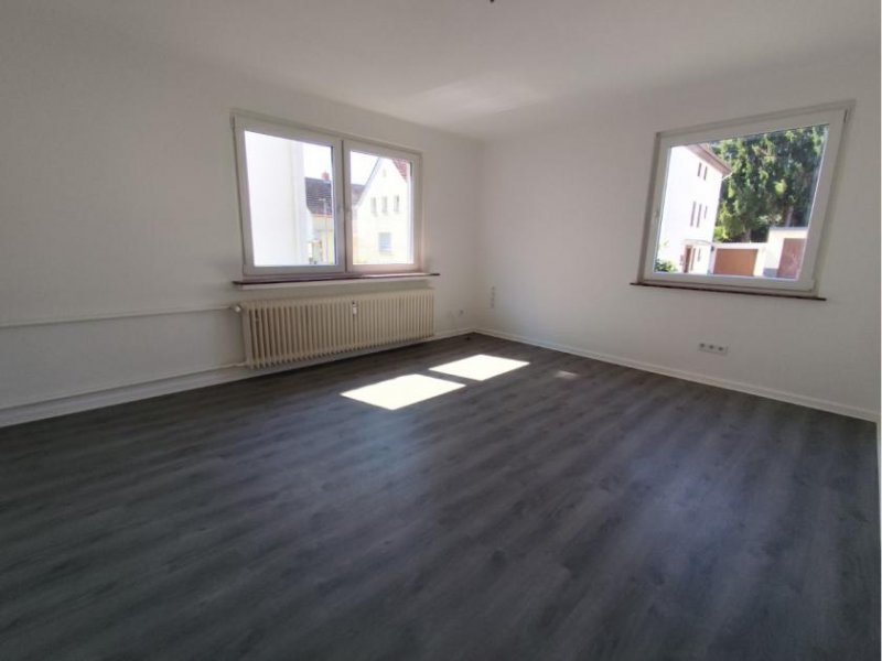 Holzminden Renovierte 4 - Zimmer Mietwohnung im Erdgeschoss - ruhige und bevorzugte Wohnlage Wohnung mieten