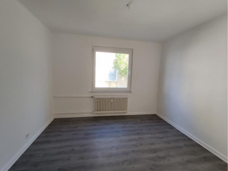 Holzminden Renovierte 4 - Zimmer Mietwohnung im Erdgeschoss - ruhige und bevorzugte Wohnlage Wohnung mieten