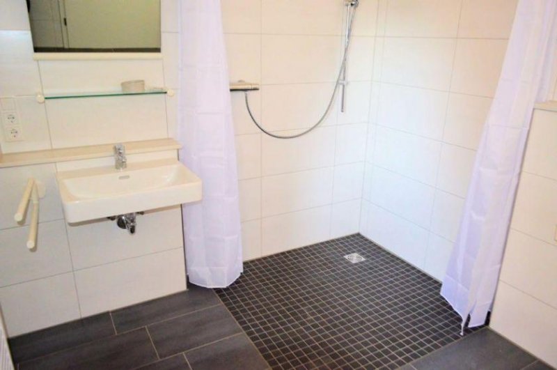 Holzminden Senioren Servicewohnen in Holzminden - stadtnahe Wohnlage - Obergeschoss mit Balkon Wohnung mieten