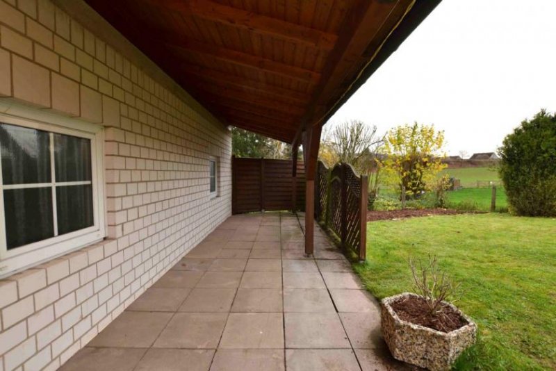 Lenne renovierte 2 1/2-Zimmer-Erdgeschosswohnung in 37627 Lenne Wohnung mieten