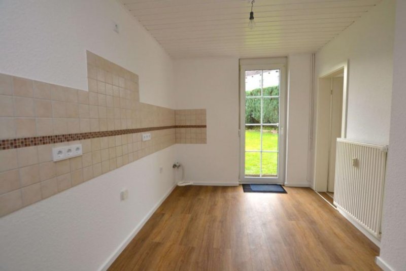 Lenne renovierte 2 1/2-Zimmer-Erdgeschosswohnung in 37627 Lenne Wohnung mieten