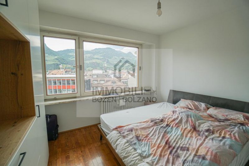 Bozen Attikawohnung mit Terrasse im Zentrum von Bozen zu vermieten Wohnung mieten