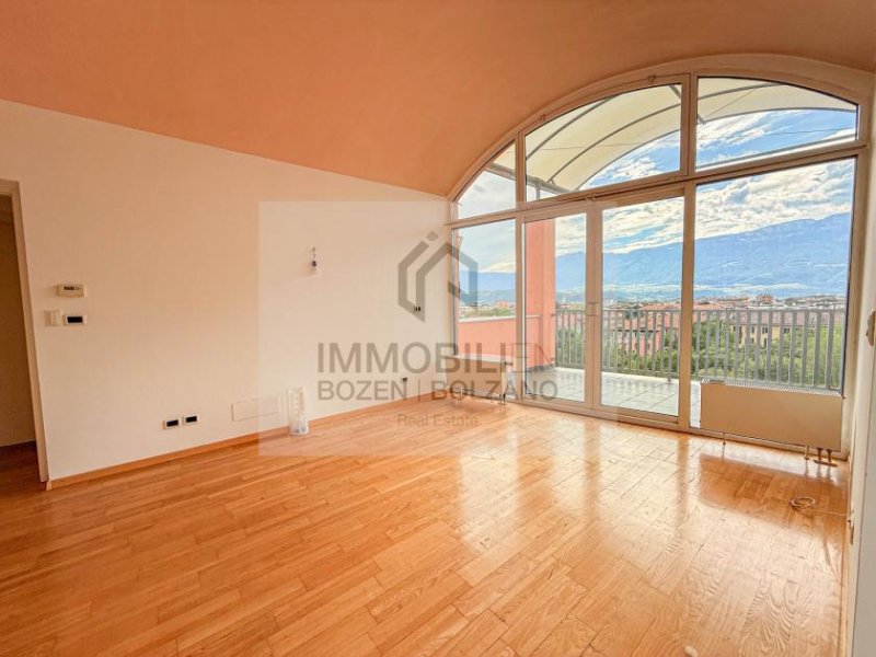 Bozen Attikawohnung mit Terrasse im Zentrum von Bozen zu vermieten Wohnung mieten