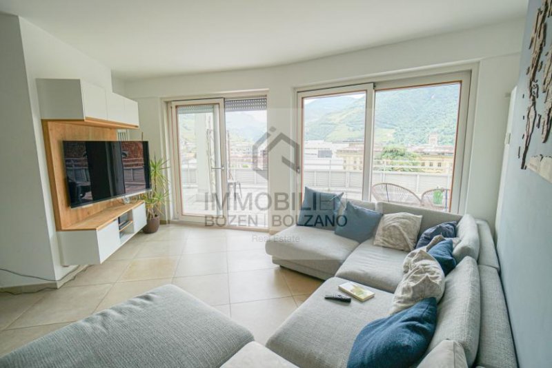 Bozen Attikawohnung mit Terrasse im Zentrum von Bozen zu vermieten Wohnung mieten