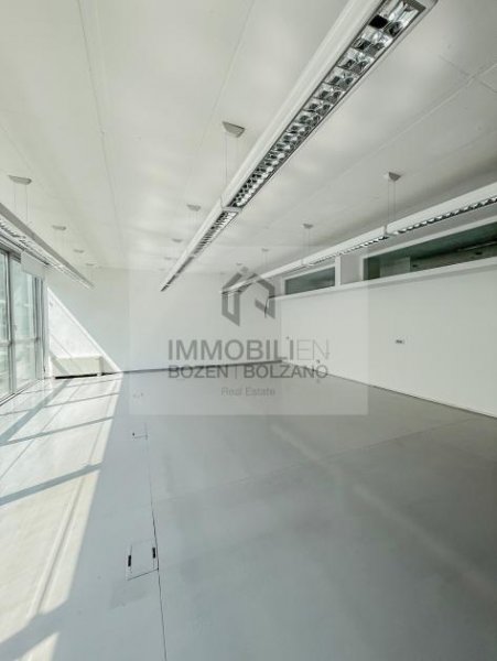 Bozen Büro mit Magazin / Ausstellungsfläche am Bozner Boden zu vermieten Gewerbe mieten