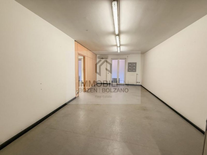 Bozen Büro/Praxis in Zentrum von Bozen zu vermieten Gewerbe mieten