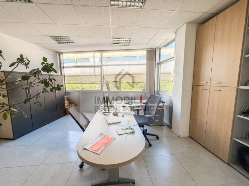 Bozen Großes Büro in Bozen Süd zu vermieten Gewerbe mieten