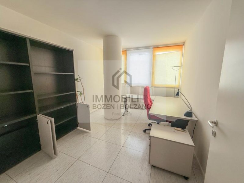Bozen Großes Büro in Bozen Süd zu vermieten Gewerbe mieten