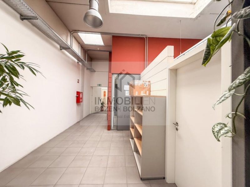 Bozen Großes Büro in Bozen Süd zu vermieten Gewerbe mieten