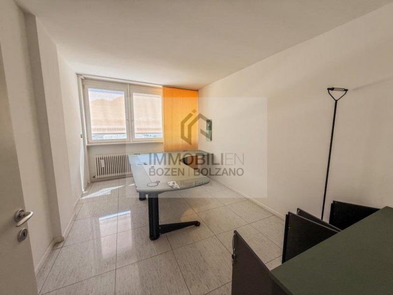 Bozen Großes Büro in Bozen Süd zu vermieten Gewerbe mieten