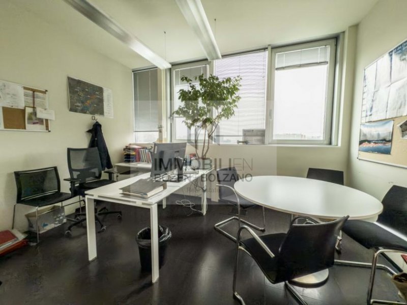 Bozen Großes Büro in Bozen Süd zu vermieten Gewerbe mieten