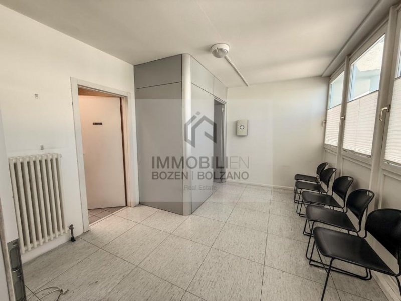 Bozen Großes Büro in Bozen Süd zu vermieten Gewerbe mieten