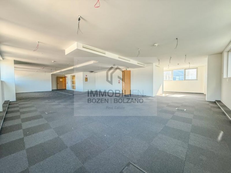Bozen Großes Büro in Bozen Süd zu vermieten Gewerbe mieten