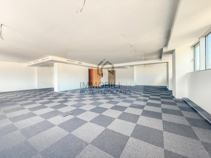 Bozen Großes Büro in Bozen Süd zu vermieten Gewerbe mieten