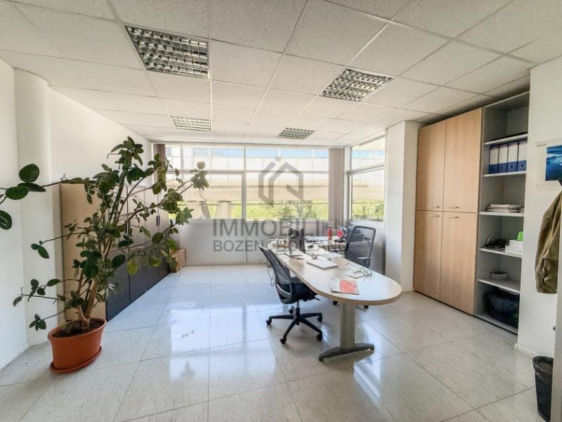 Bozen Großes Büro in Bozen Süd zu vermieten Gewerbe mieten