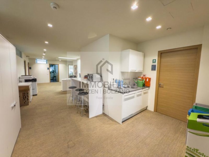 Bozen Großes Büro in Bozen Süd zu vermieten Gewerbe mieten