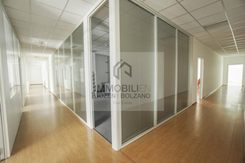Bozen Großes und helles Büro in Messenähe zu vermieten Gewerbe mieten