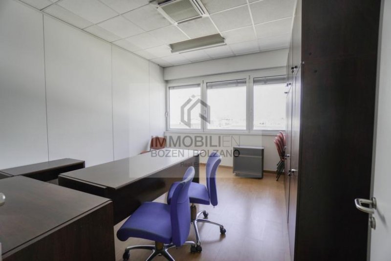 Bozen Großes und helles Büro in Messenähe zu vermieten Gewerbe mieten