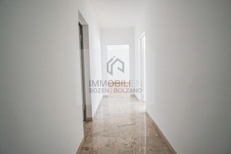Bozen Großzügige 3-Zimmerwohnung mit getrennter Küche im Zentrum zu vermieten Wohnung mieten