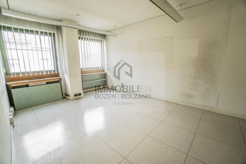 Bozen Großzügiges Büro in Gries zu vermieten Gewerbe mieten