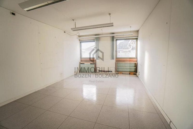 Bozen Großzügiges Büro in Gries zu vermieten Gewerbe mieten