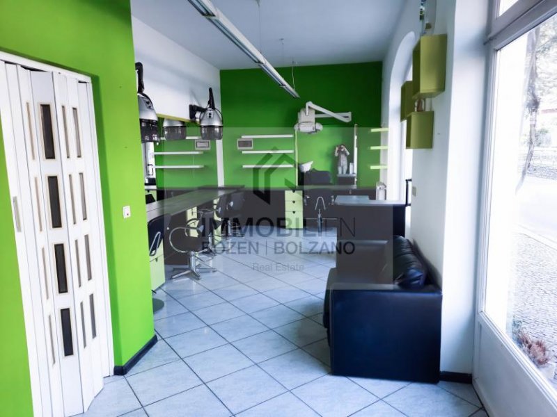 Bozen Möblierter Friseursalon in Bozen zu vermieten Gewerbe mieten