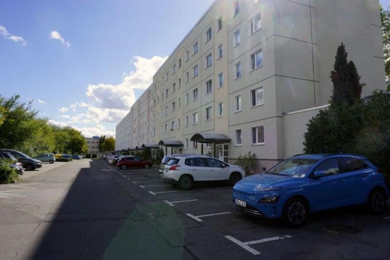 Magdeburg Stadtfeld mit Stellplatz und Balkon, 3 Zimmer Wohnung mieten