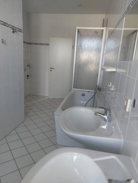 Magdeburg Sehr schöne 4 R.-Wohnung in MD-Sudenburg im 4.OG.mit BLK ca.113,36m zu vermieten. Wohnung mieten