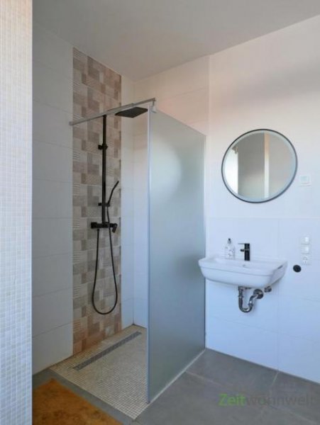 Irxleben (EF1274_M) Magdeburg: Irxleben, möbliertes Luxusapartment im 2.Obergeschoss, mit Aufzug, Balkon und PKW-Stellplatz Wohnung