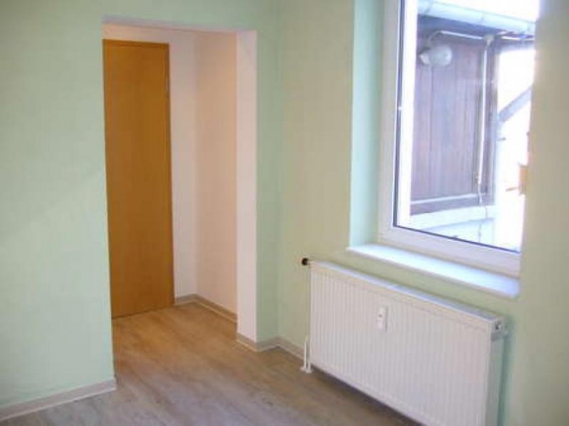 Schönebeck (Elbe) GROSSZÜGIGE 2-RAUM WOHNUNG MIT WOHNKÜCHE UND SUPERDUSCHE Wohnung mieten