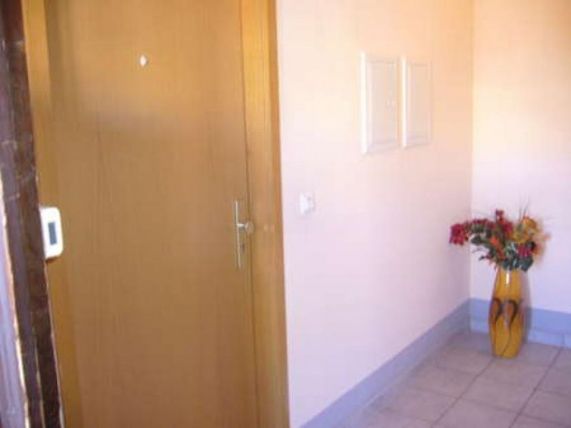 Schönebeck (Elbe) GROSSZÜGIGE 2-RAUM WOHNUNG MIT WOHNKÜCHE UND SUPERDUSCHE Wohnung mieten