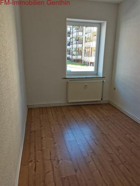 Genthin sanierte helle freundliche 3 Zimmer Wohnung in der Hasenholztrift 10 im EG links Wohnung mieten