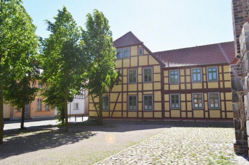Osterburg (Altmark) schöne helle 3 Zimmerwohnung, direkt im Zentrum von der Stadt Osterburg Wohnung mieten