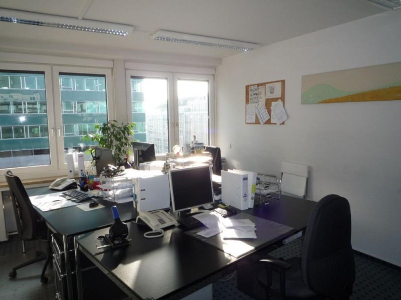 Düsseldorf !!! PROVISIONSFREIE VERMIETUNG: BÜROETAGE BERLINER ALLEE IN DIREKTER KÖNÄHE !!! Gewerbe mieten