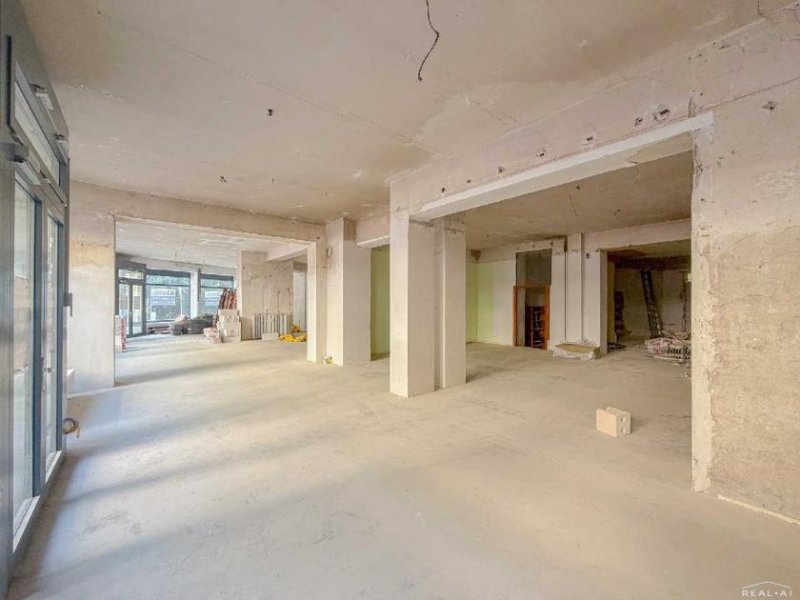 Düsseldorf Ladenlokal mit ca. 25m Schaufensterfront in Düsseldorf-Bilk Gewerbe mieten