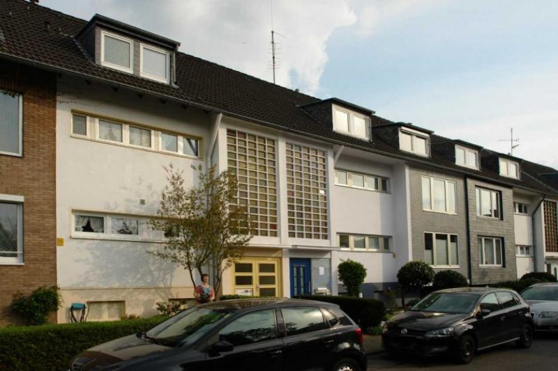 Düsseldorf Gemütliche 3-Zimmer-Wohnung in grüner Lage von Rath Wohnung mieten