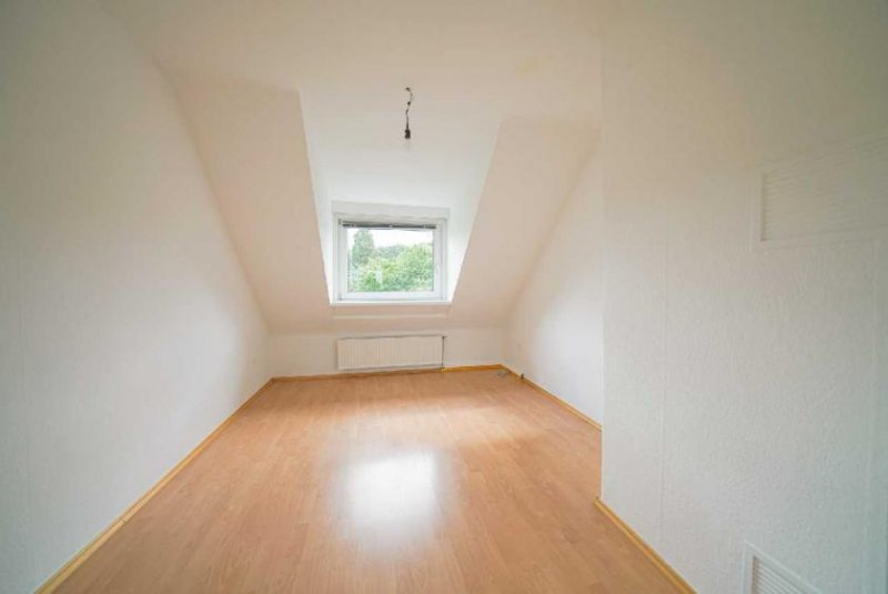 Düsseldorf Gemütliche 3-Zimmer-Wohnung in grüner Lage von Rath Wohnung mieten