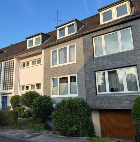 Düsseldorf Gemütliche 3-Zimmer-Wohnung in grüner Lage von Rath Wohnung mieten