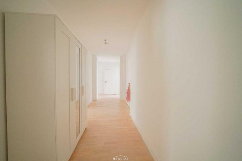 Düsseldorf Stilvolle 3-Zimmer-Altbauwohnung in zentraler Lage von Pempelfort mit EBK Wohnung mieten
