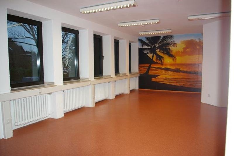 Erkrath Praxis / Callcenter / Bürofläche ca 230m² in Erkrath Unterfeldhaus. Erweiterbar bis zu 500m² Gewerbe mieten