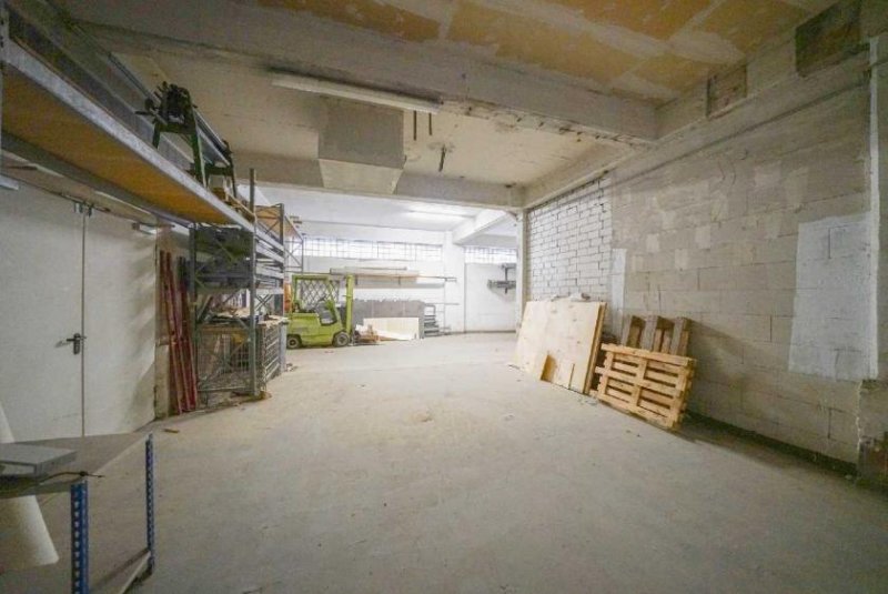 Ratingen Geschlossene und gut erreichbare Lagerfläche in Ratingen-Mitte Gewerbe mieten
