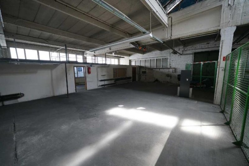 Ratingen Perfekt für Handwerker: Ebenerdiges Lager mit kleinem Büro in Rtg.-West Gewerbe mieten