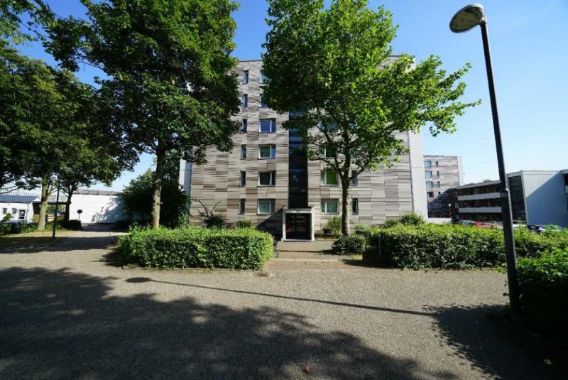 Ratingen Ratingen-Mitte: Großzügige 3-Zimmer-Wohnung mit Balkon und guter ÖPNV-Anbindung Wohnung mieten