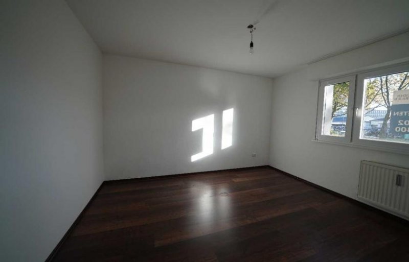 Ratingen Ratingen-Ost: Großzügige 3-Zimmer-Wohnung mit Balkon und guter ÖPNV-Anbindung Wohnung mieten